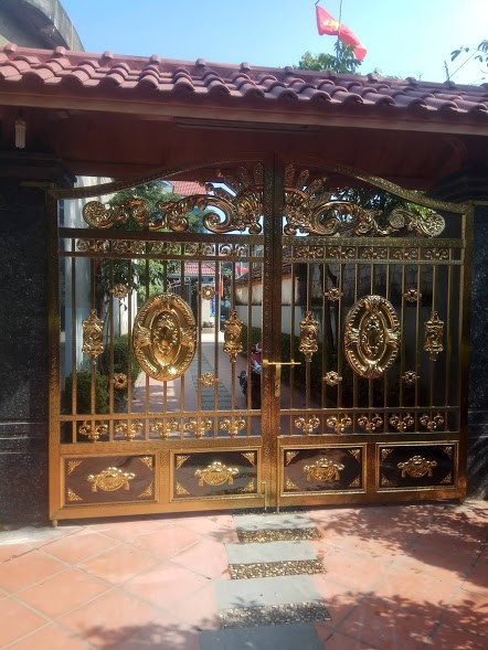 Mẫu cửa cổng nung inox 2 cánh đẹp nhất năm 2021