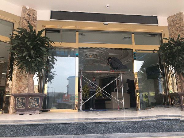 Những Điều Có Thể Bạn Chưa Biết Về Cửa Inox Mạ Vàng