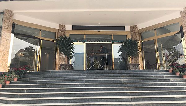 Những Điều Có Thể Bạn Chưa Biết Về Cửa Inox Mạ Vàng